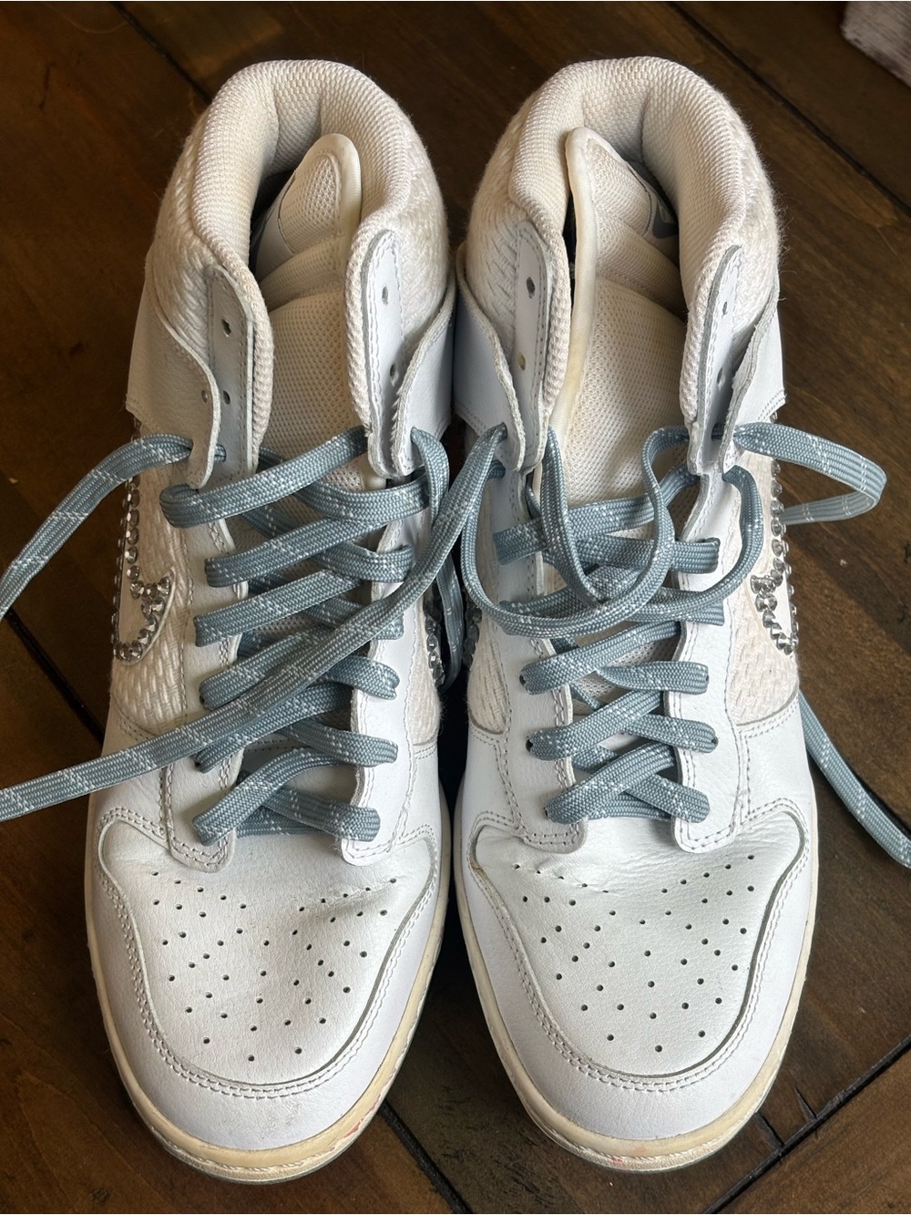Nike Women’s High-Top Sneakers white with light blue laces
